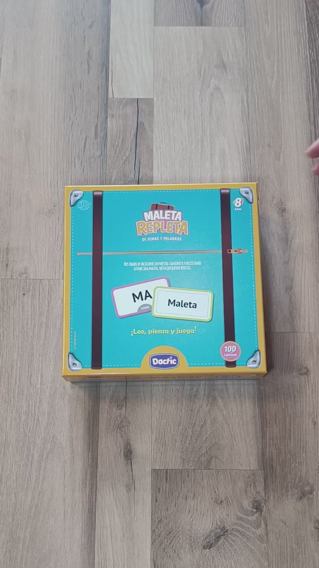 Maleta repleta de rimas y palabras